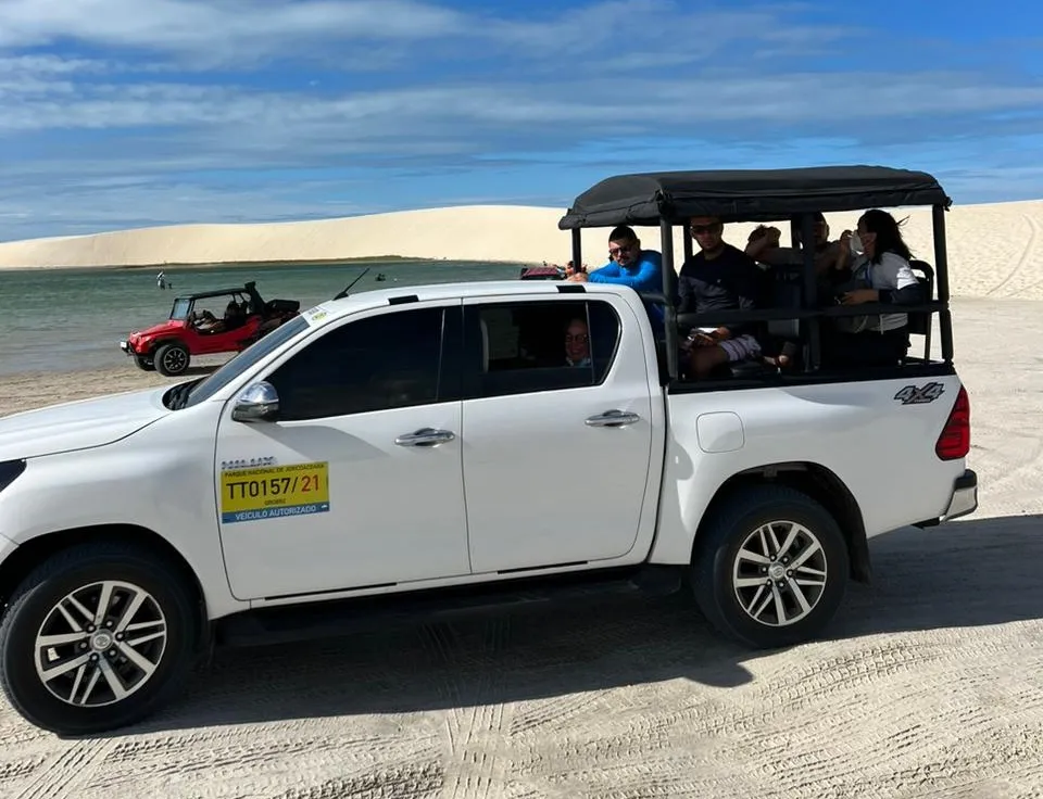 Passeio de buggy nas dunas do Ceará