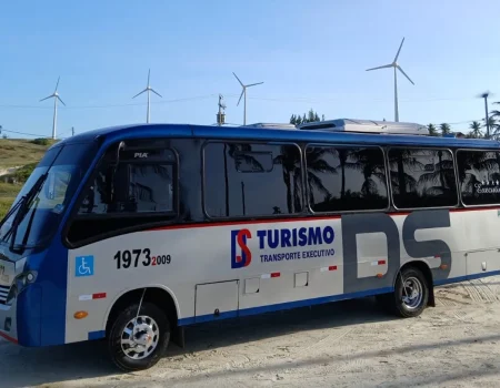 Micro-ônibus DS Turismo e Corporativo