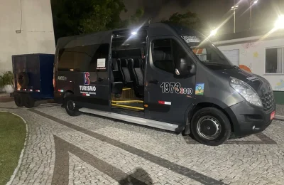 Van em Translado Noturno
